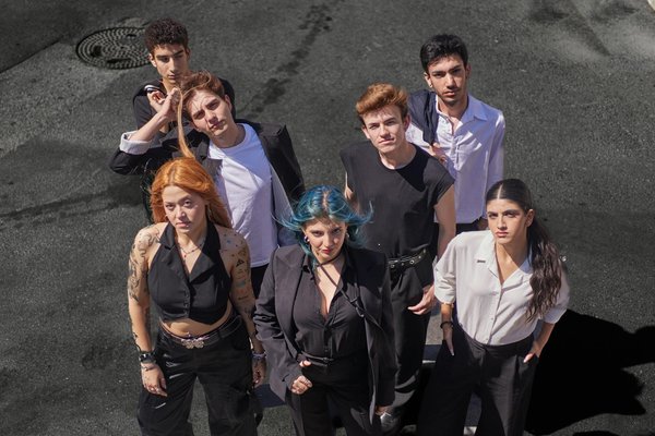 Comment choisir un chapeau cloche en feutre pour une tenue chic d'automne?